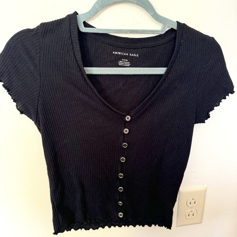 American Eagle Women's Black Tshirt